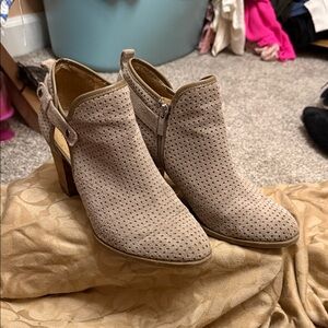 Franco Sarto Women's Perforated Ankle Boots - Tan